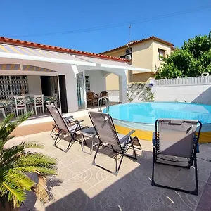 https://torredembarra-cosy-well-equipped-house-5-min-from-the-beach.catalonia-hotels.com